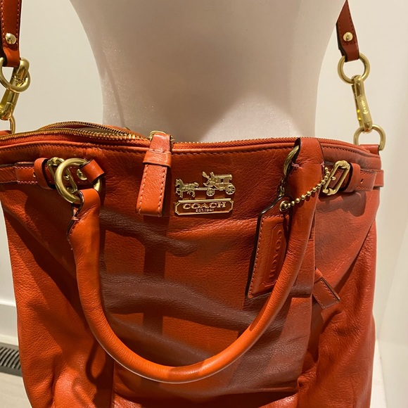 Warm peach Coach top handle crossbody bag - Picture 2 of 7